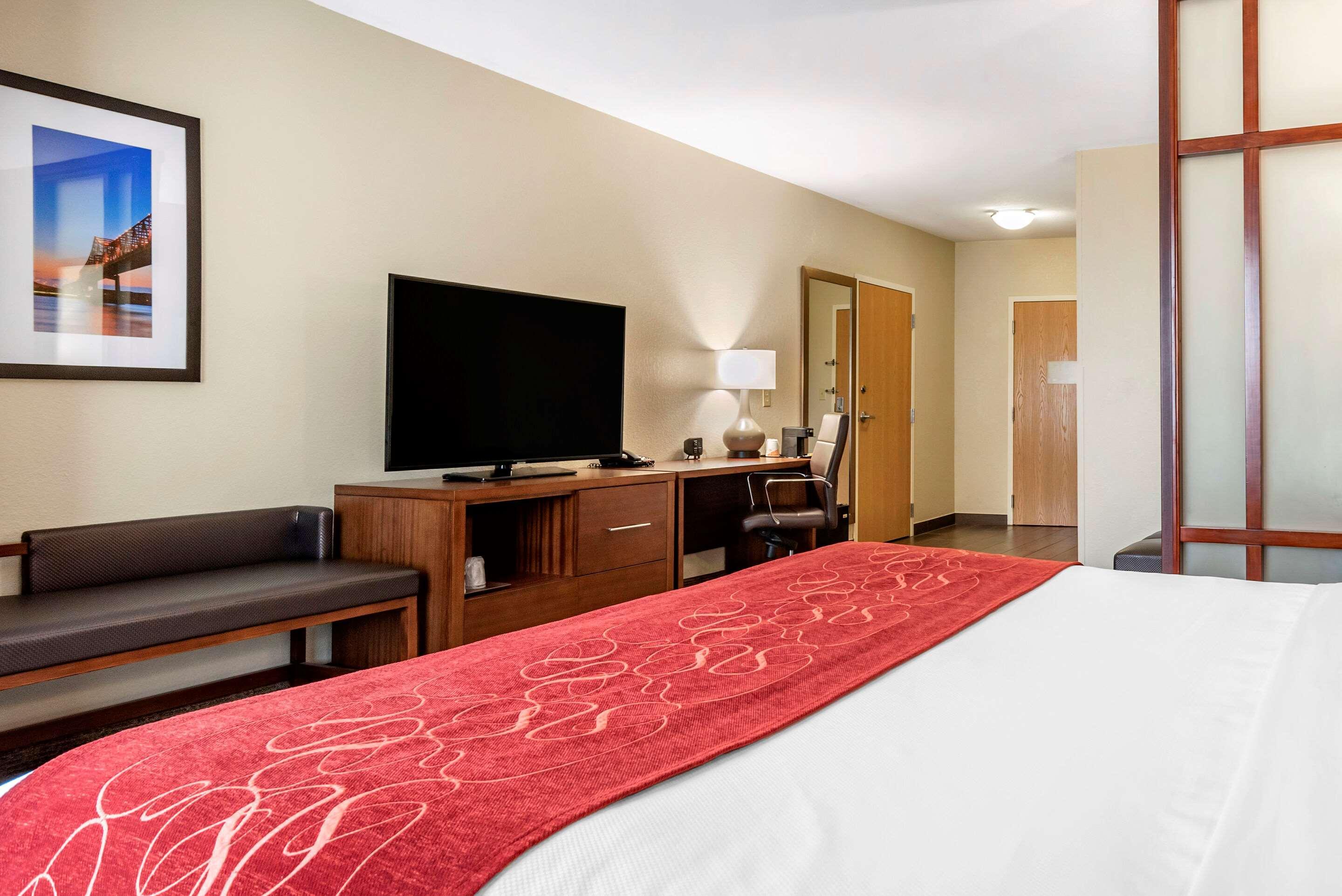 Comfort Suites Airport Luckney Eksteriør billede