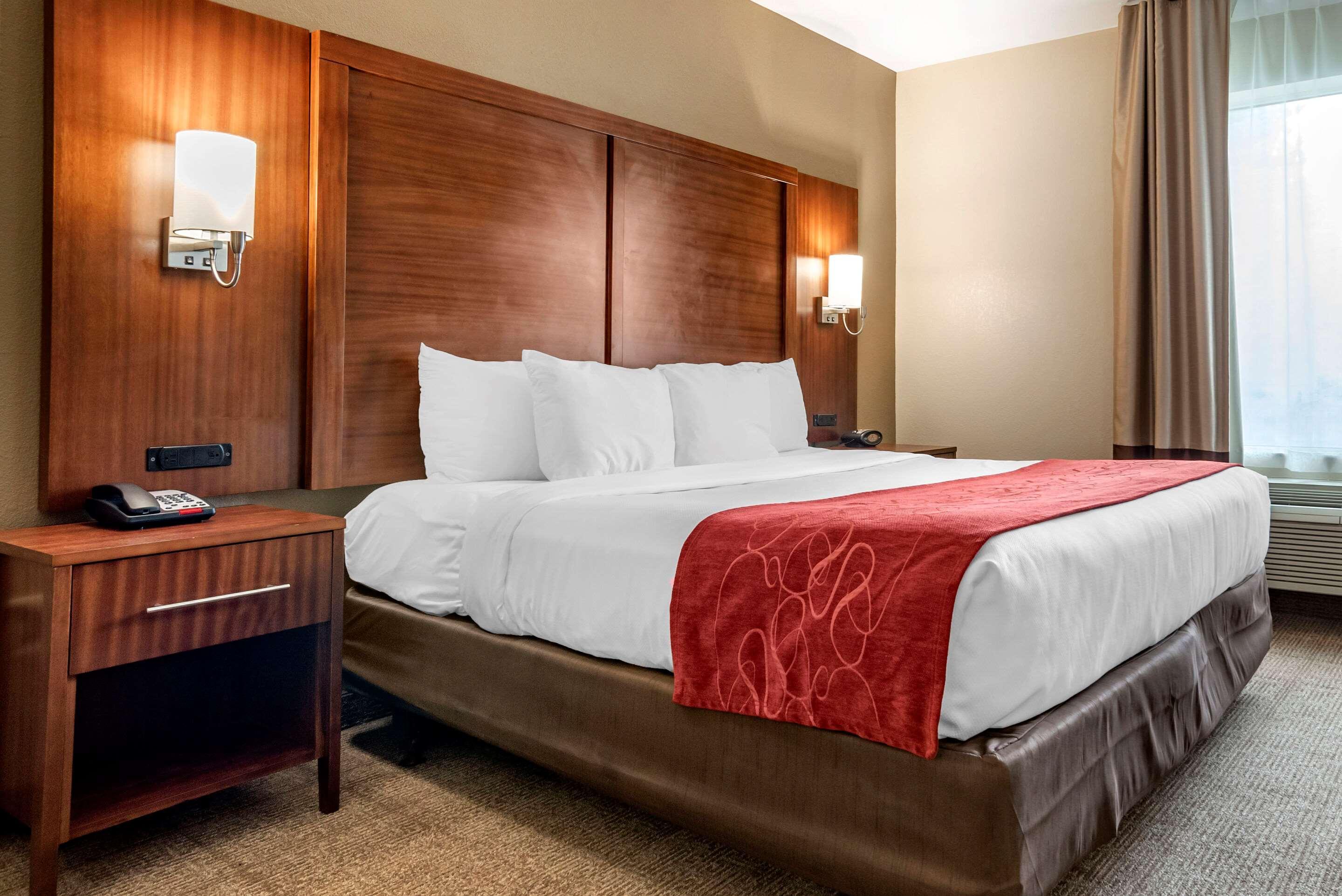 Comfort Suites Airport Luckney Eksteriør billede