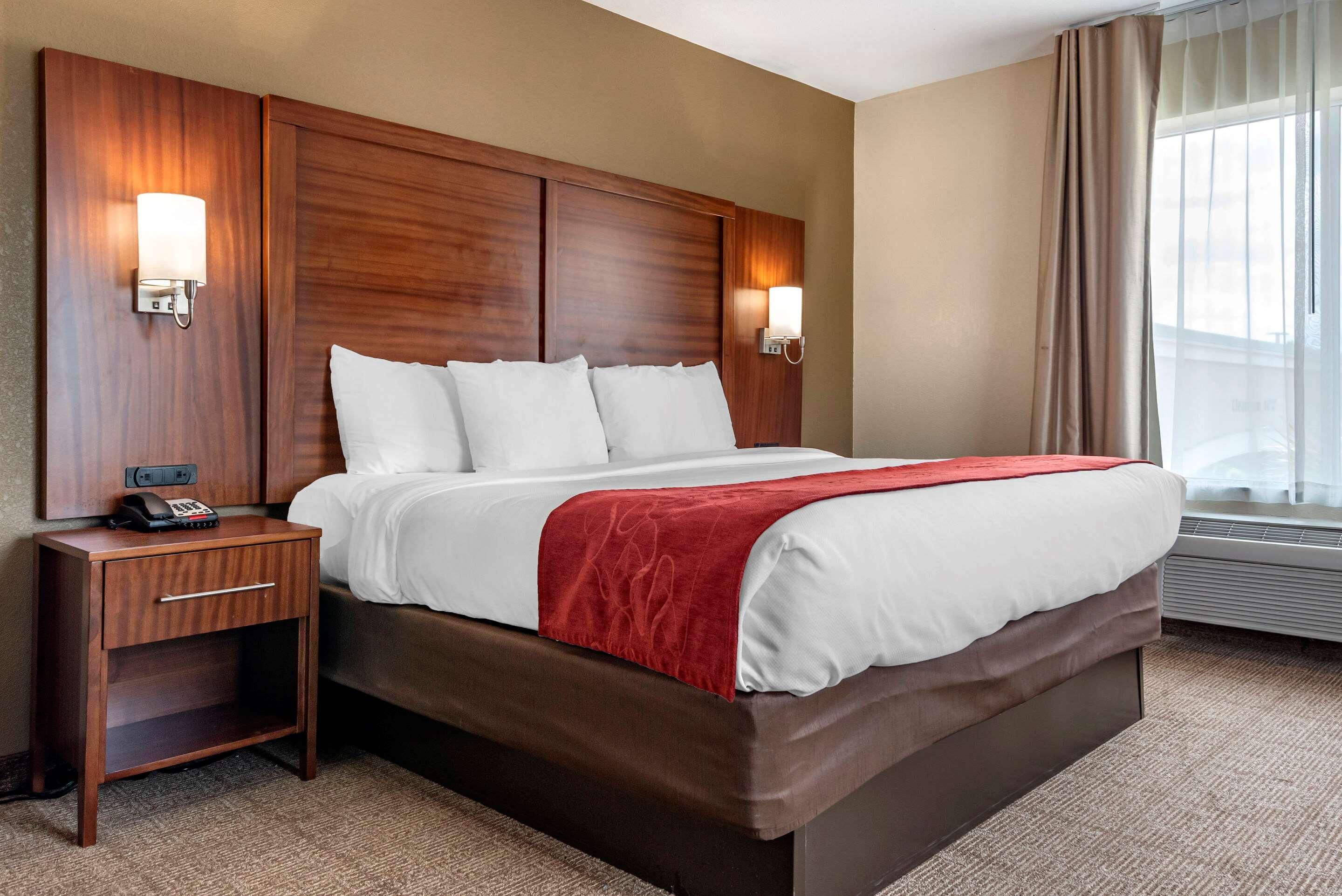 Comfort Suites Airport Luckney Eksteriør billede