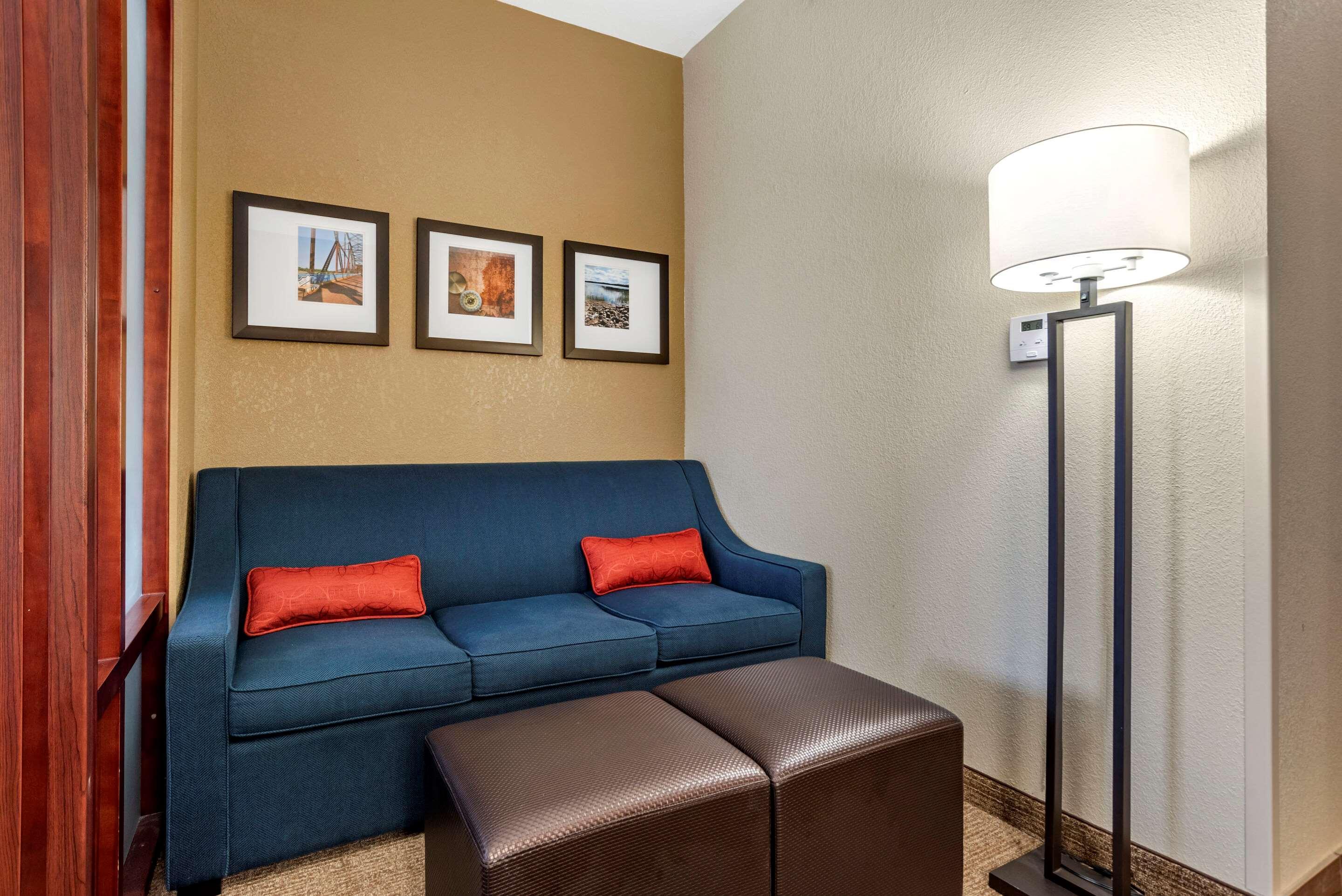 Comfort Suites Airport Luckney Eksteriør billede