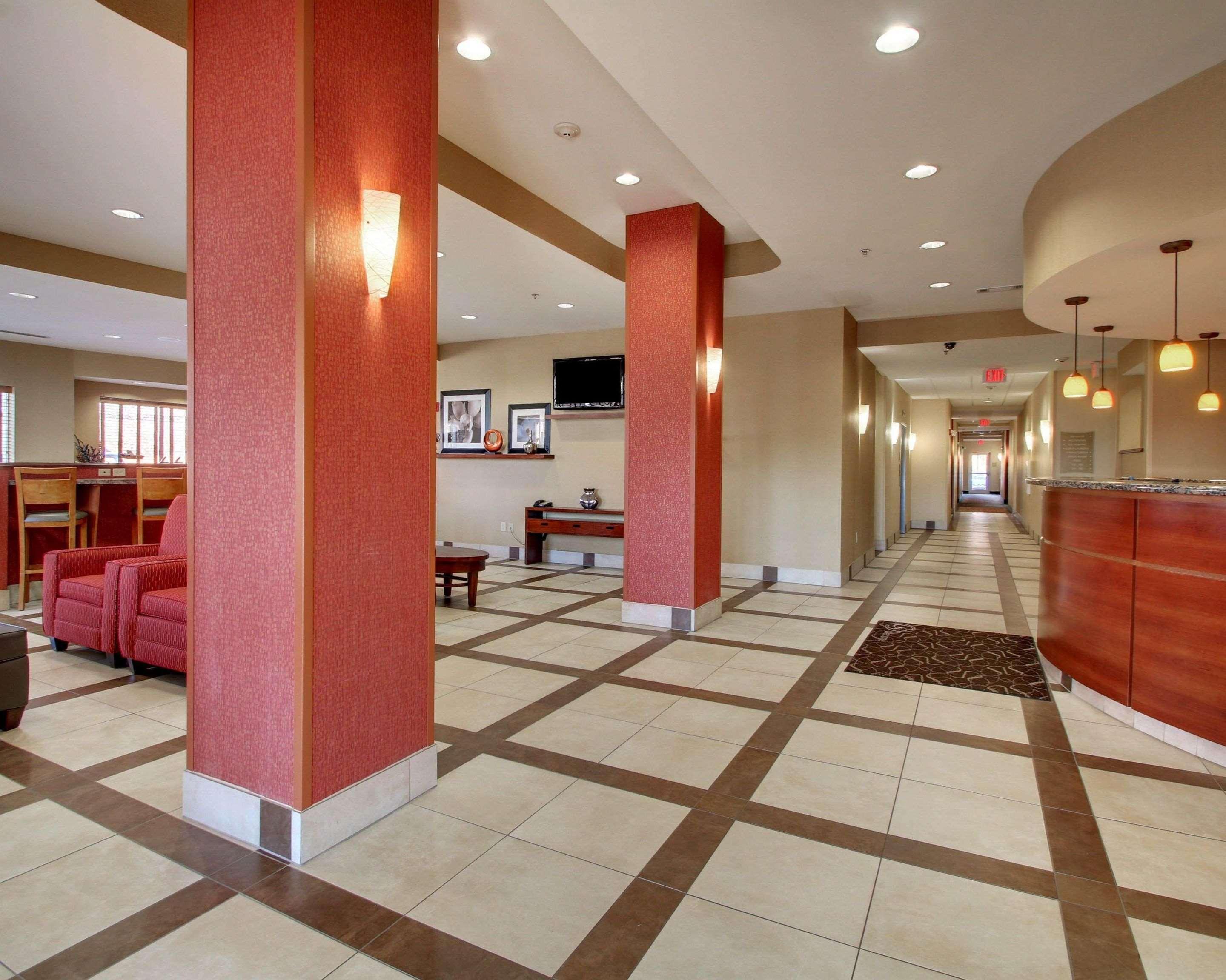 Comfort Suites Airport Luckney Eksteriør billede