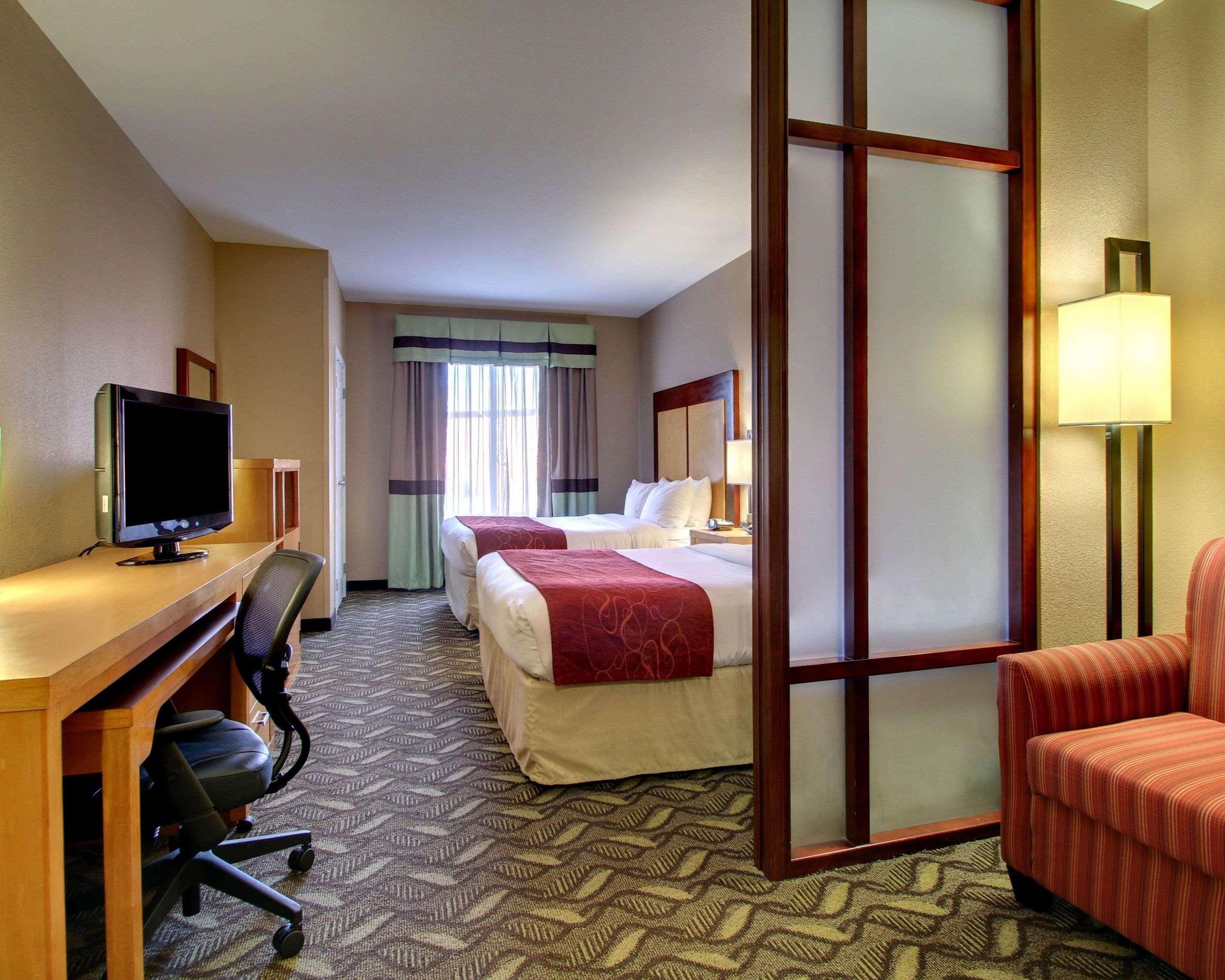 Comfort Suites Airport Luckney Eksteriør billede