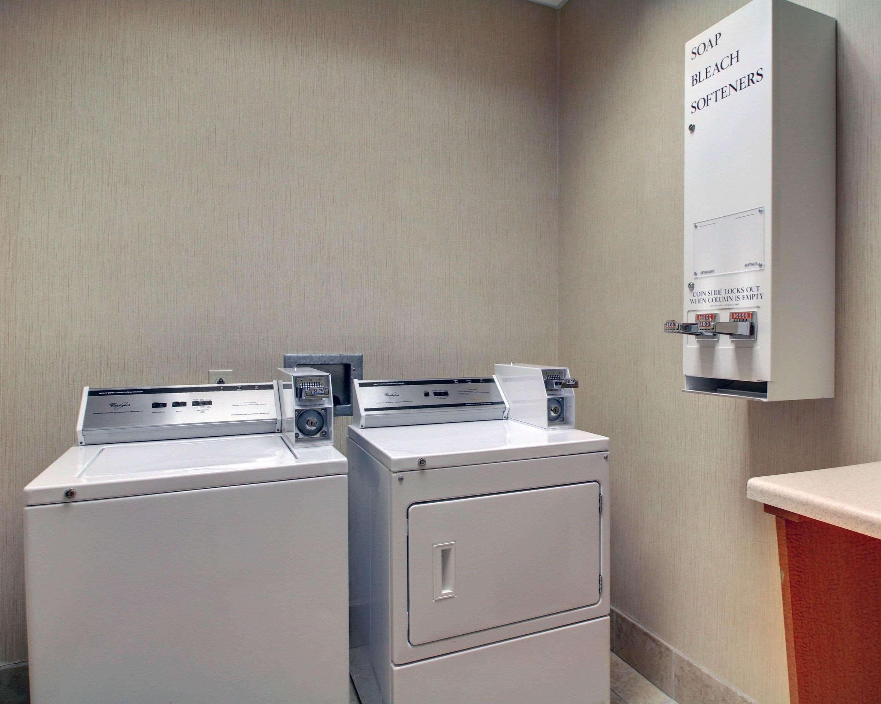 Comfort Suites Airport Luckney Eksteriør billede
