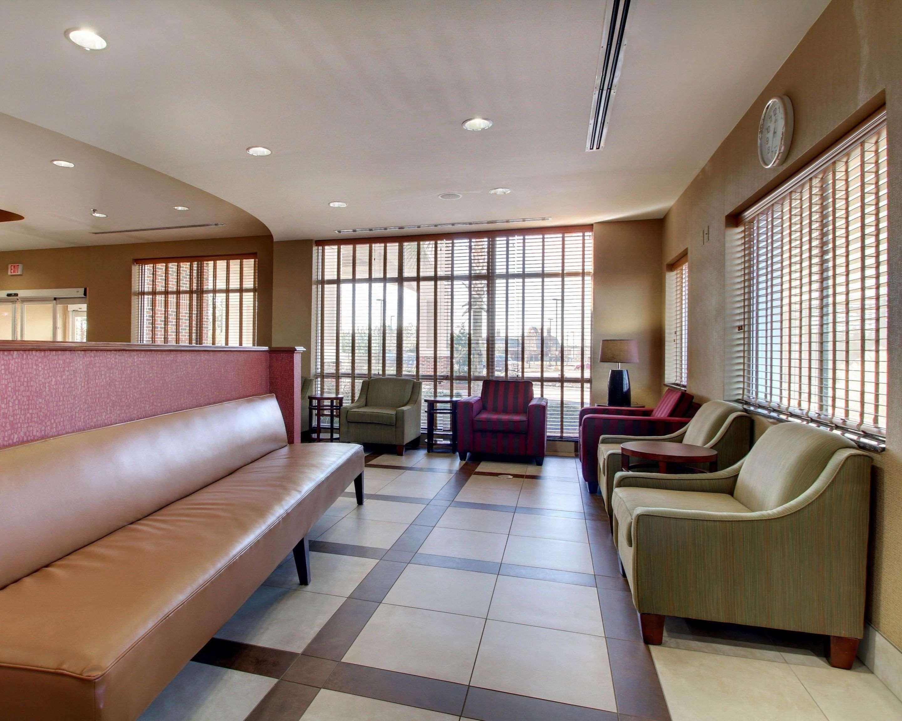 Comfort Suites Airport Luckney Eksteriør billede