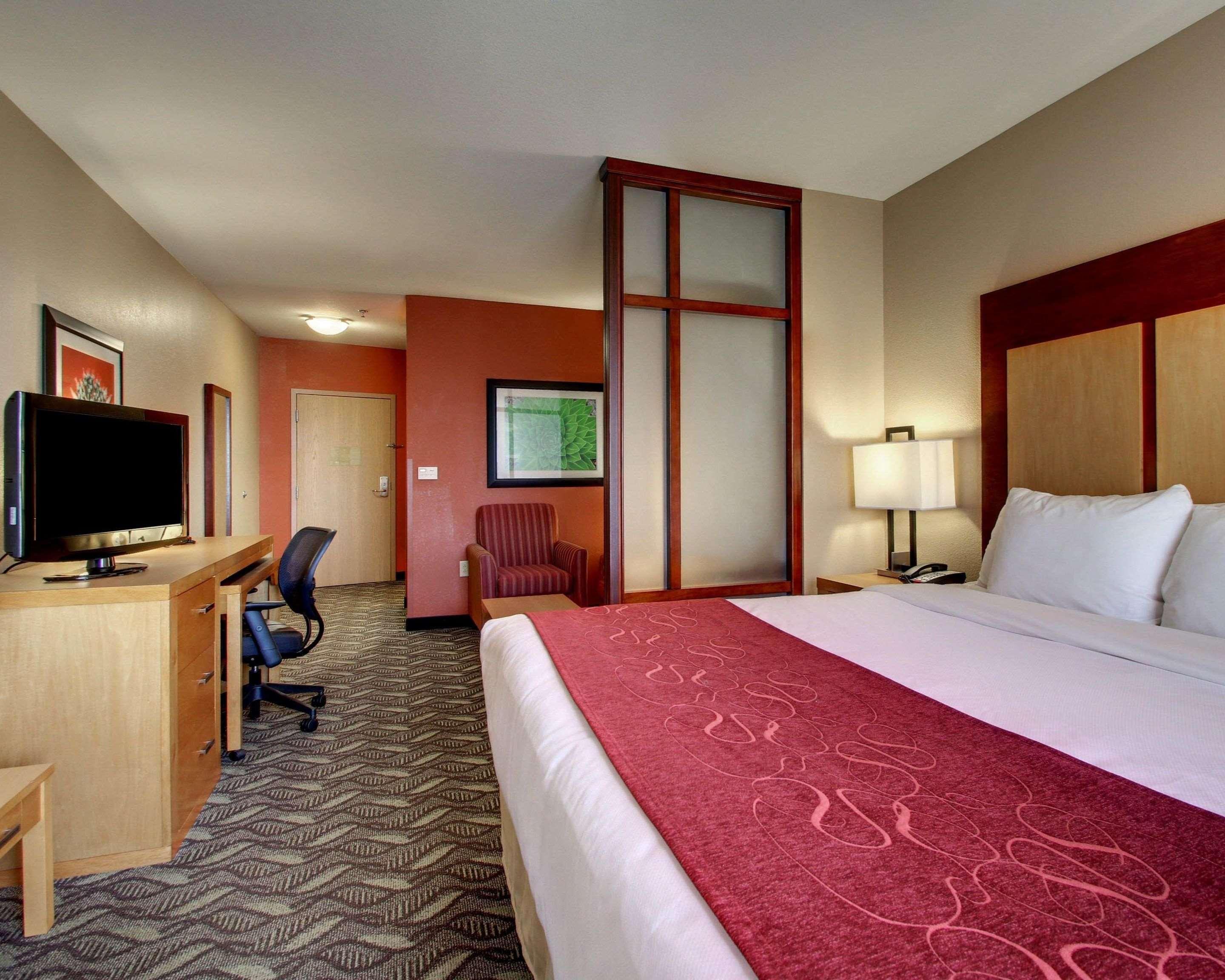 Comfort Suites Airport Luckney Eksteriør billede