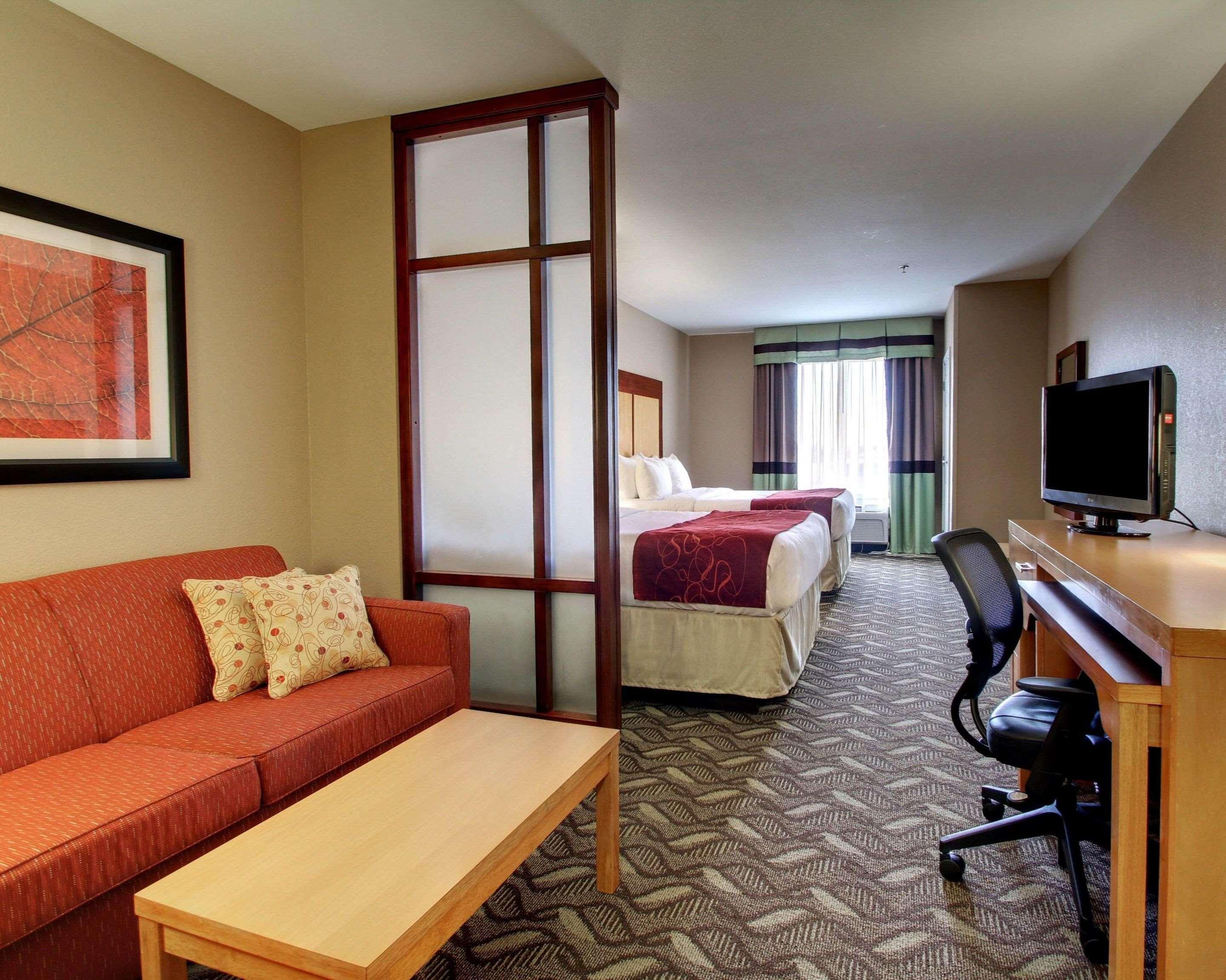 Comfort Suites Airport Luckney Eksteriør billede