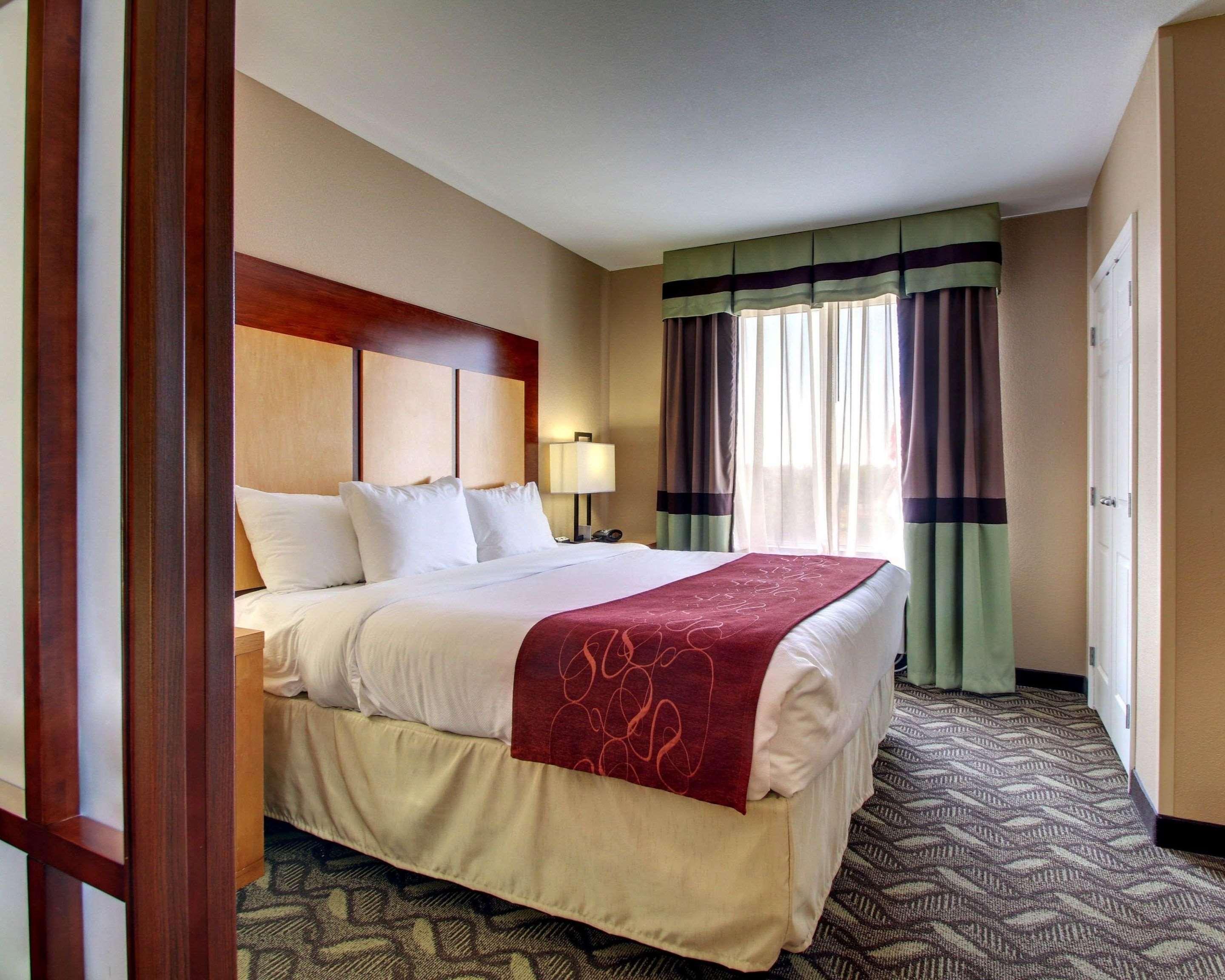 Comfort Suites Airport Luckney Eksteriør billede