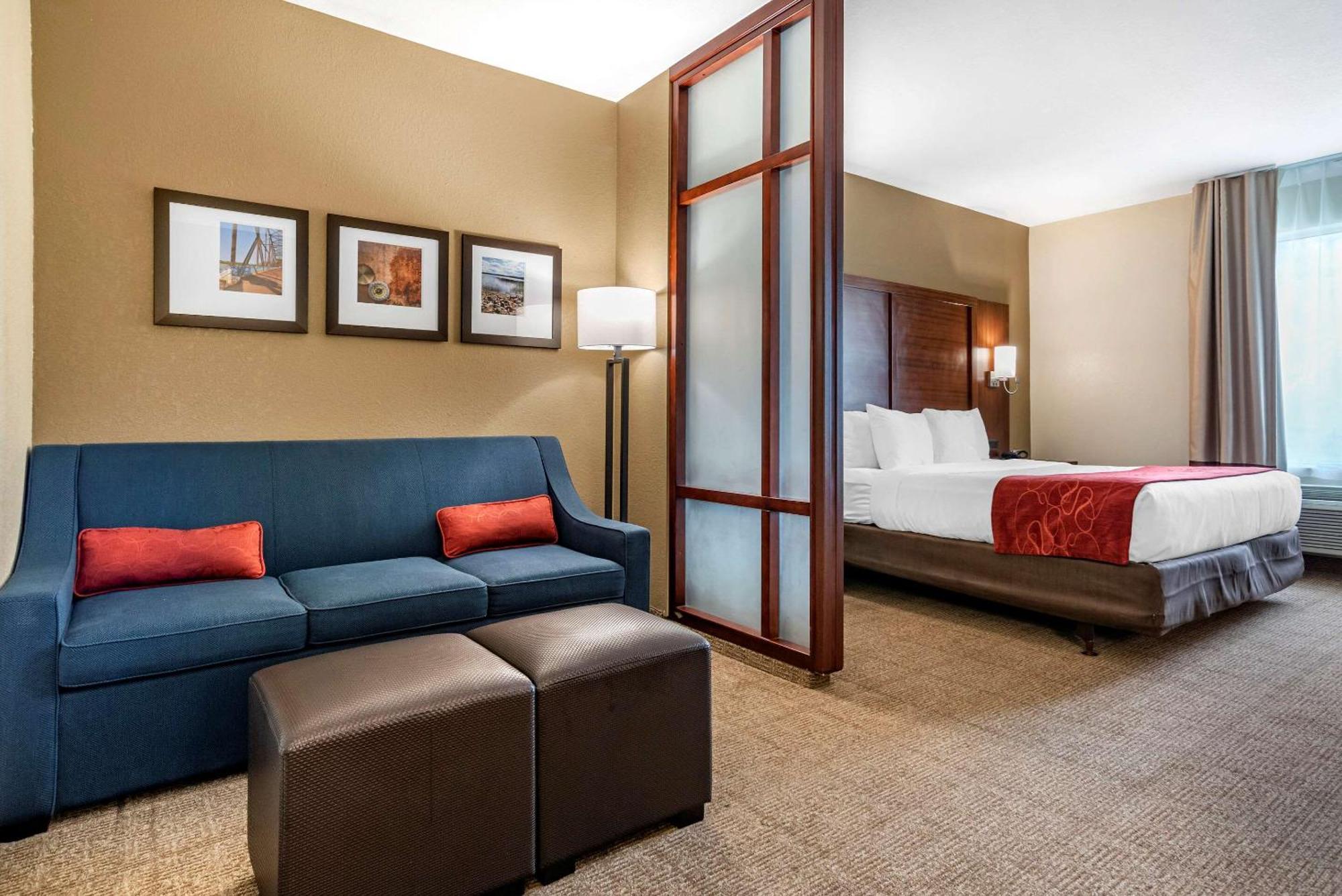 Comfort Suites Airport Luckney Eksteriør billede