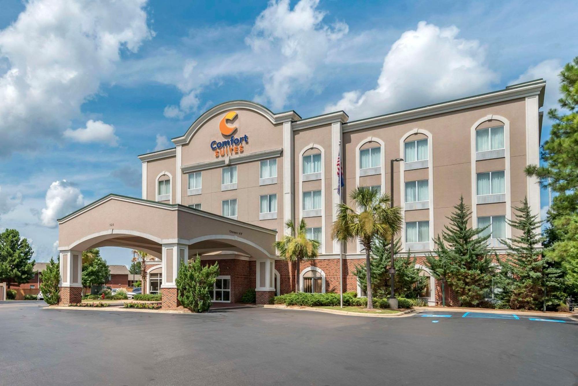 Comfort Suites Airport Luckney Eksteriør billede