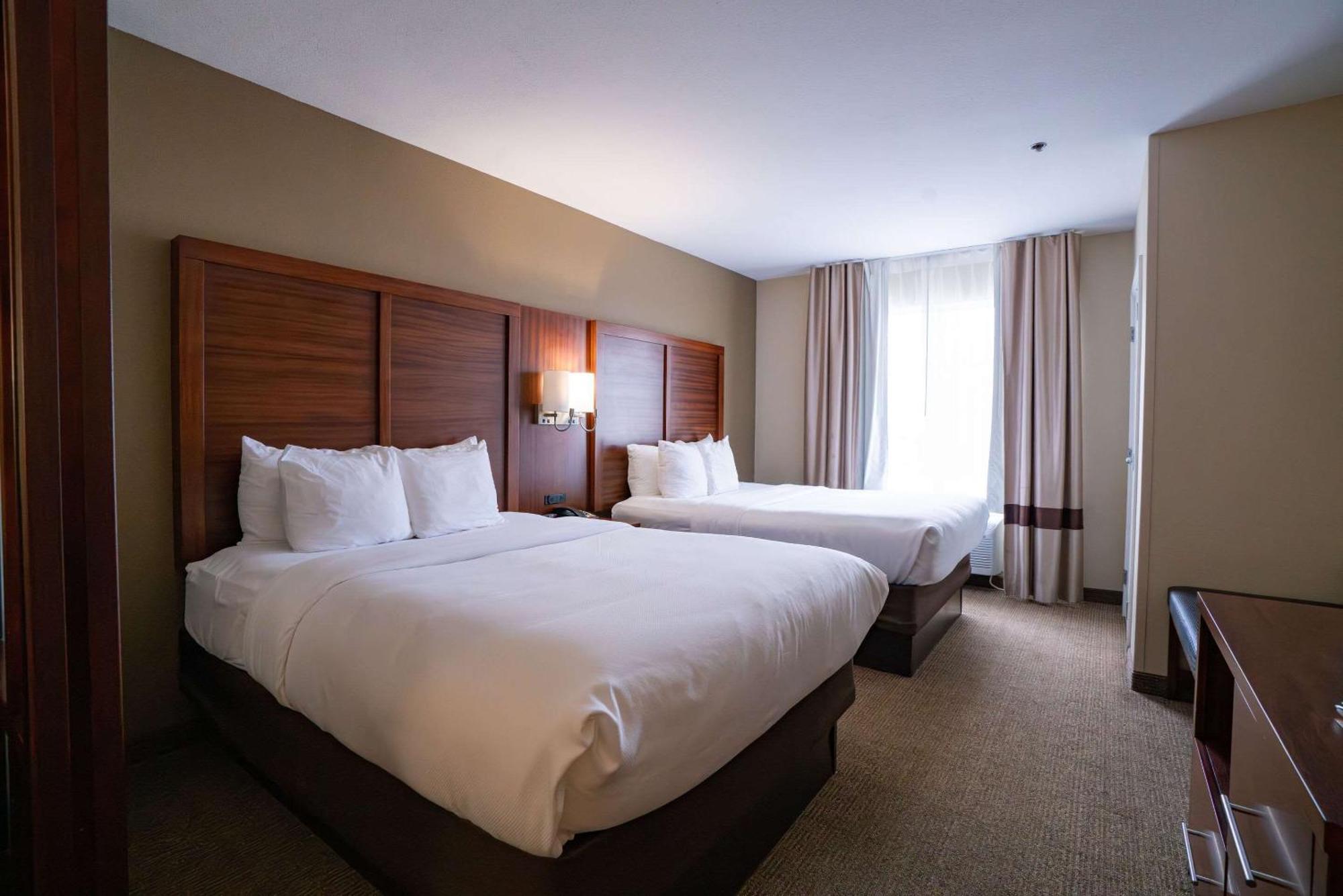 Comfort Suites Airport Luckney Eksteriør billede